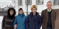 Martynova Nina, Pavlova Zoya, Yermakov Mikhaïl et Martynov Andreï au palais de justice. Décembre 2022