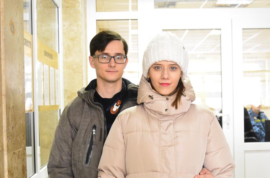 Sergey and Yelizaveta Tyurin in the court building. 23 November 2023