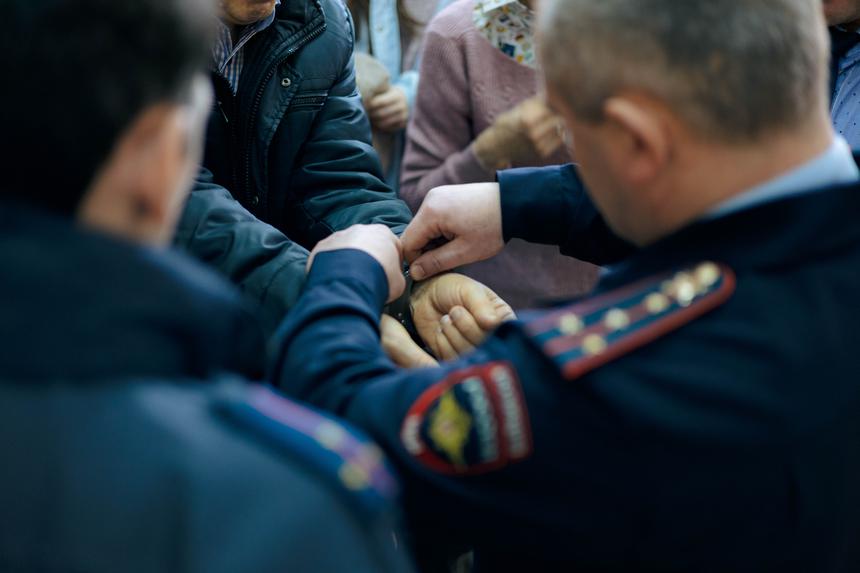 Lelikov handcuffed after sentencing